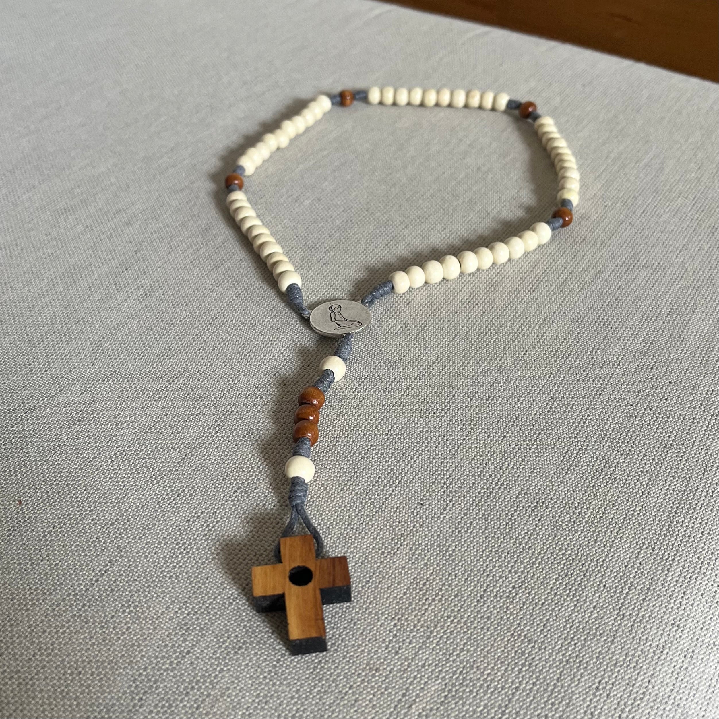 Rosario de madera
