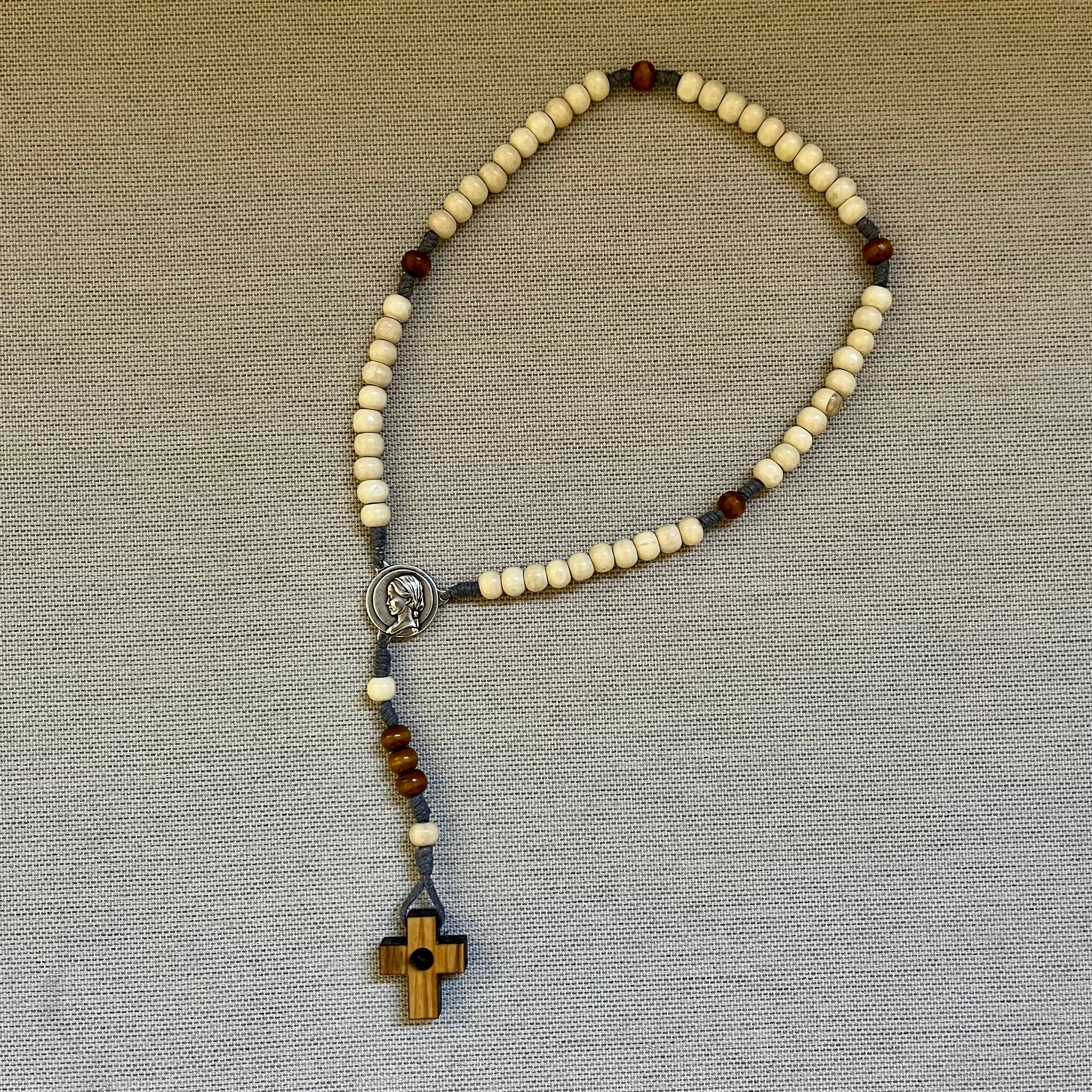 Rosario de madera