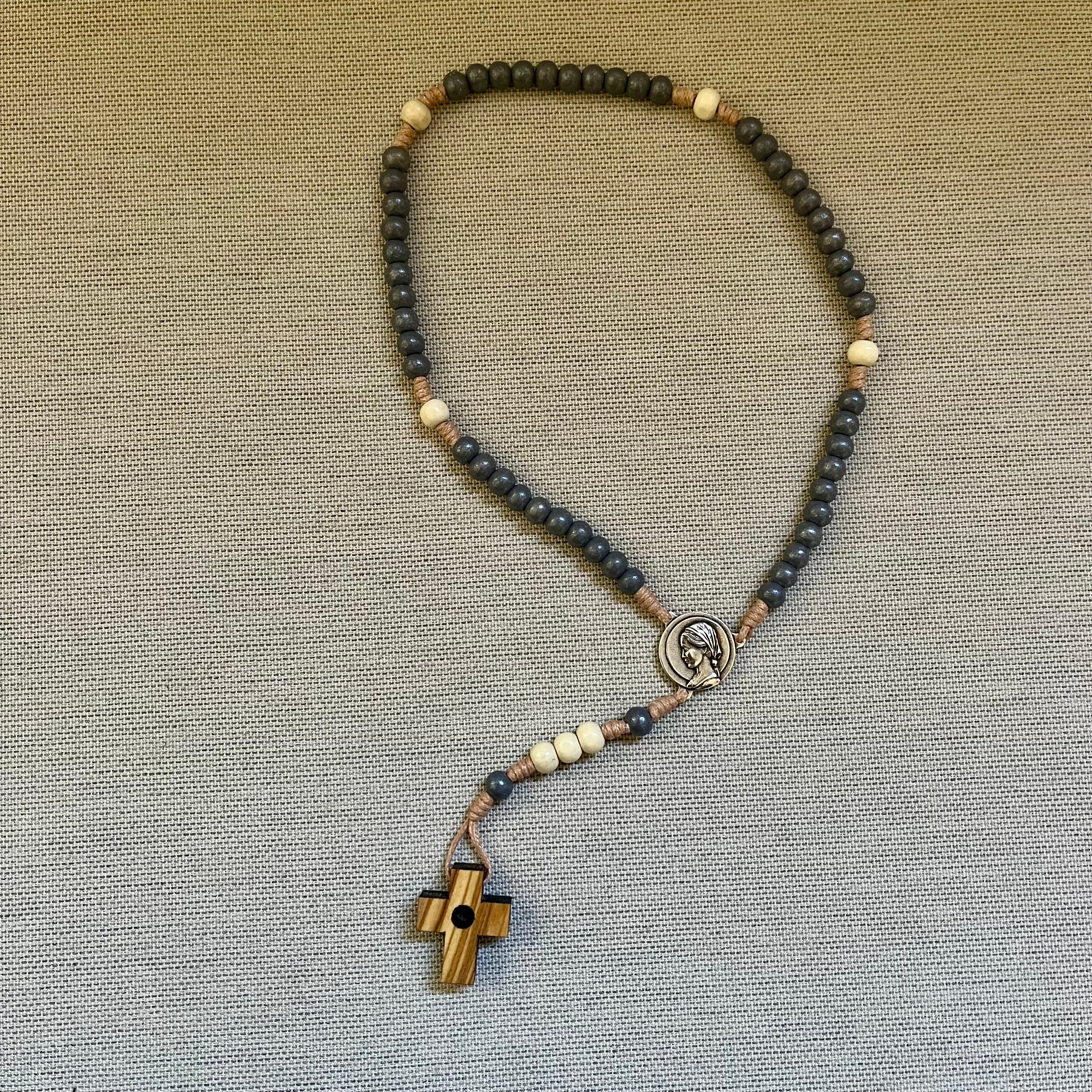 Rosario de madera