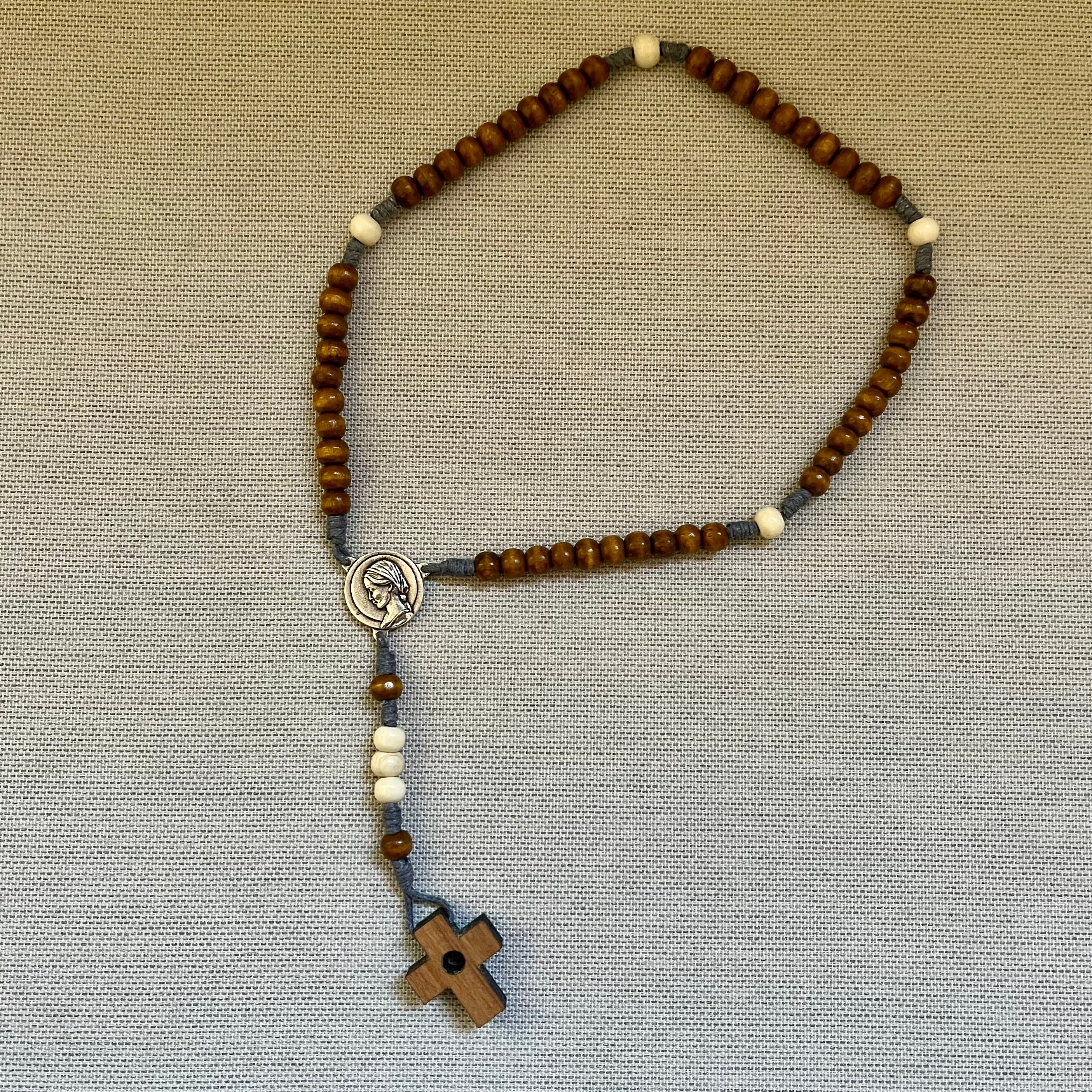 Rosario de madera