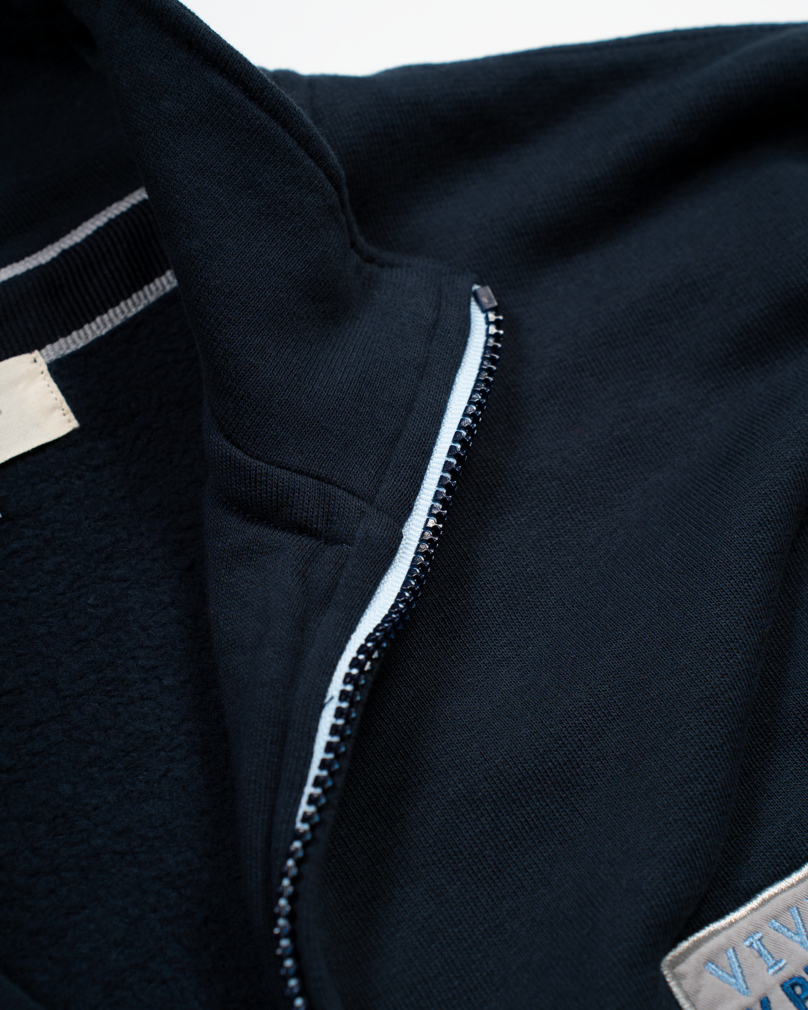 Sudadera Vivir y Punto