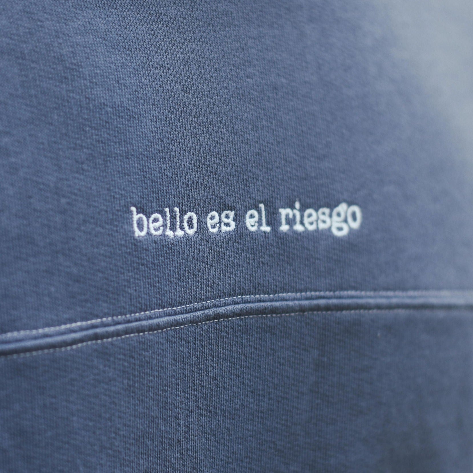 Sudadera Bello es el Riesgo